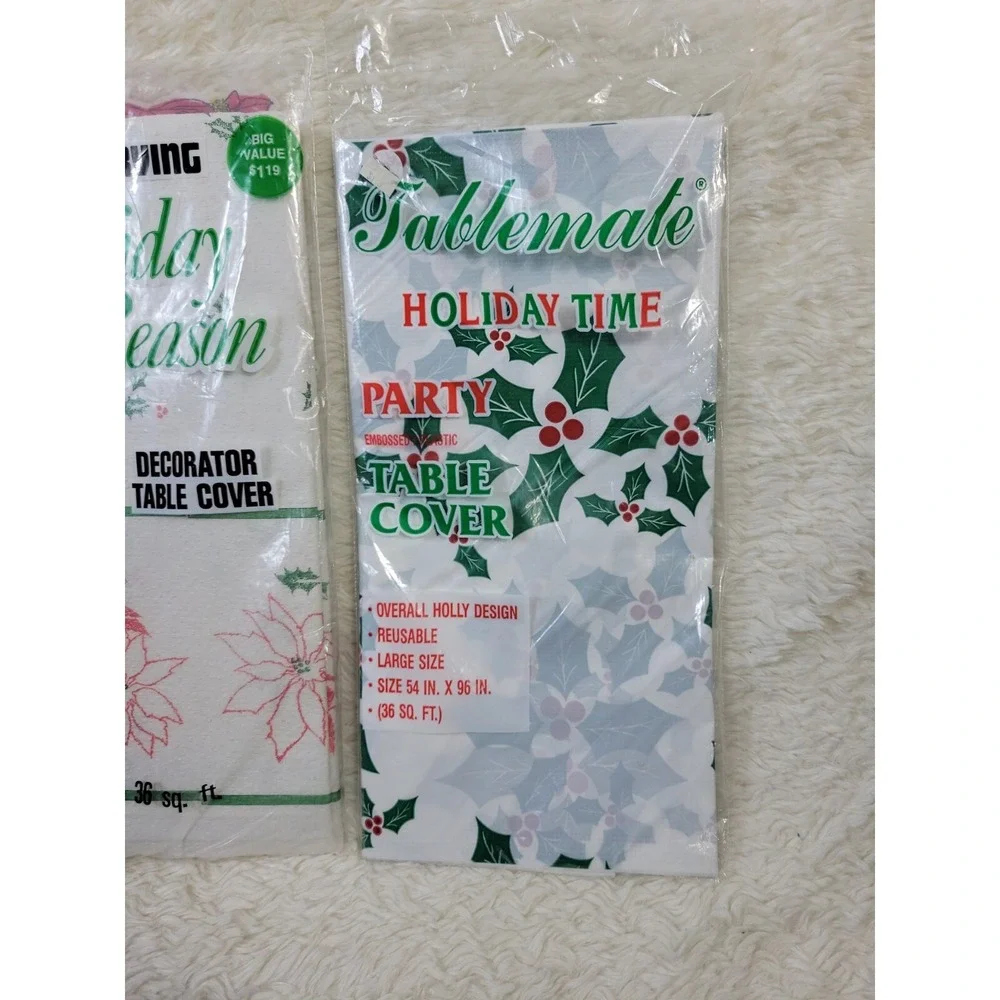 Vintage Christmas‎ Tablecloth Lot of 5 Poinsettias Holly Paper, Plastic & Fabric
